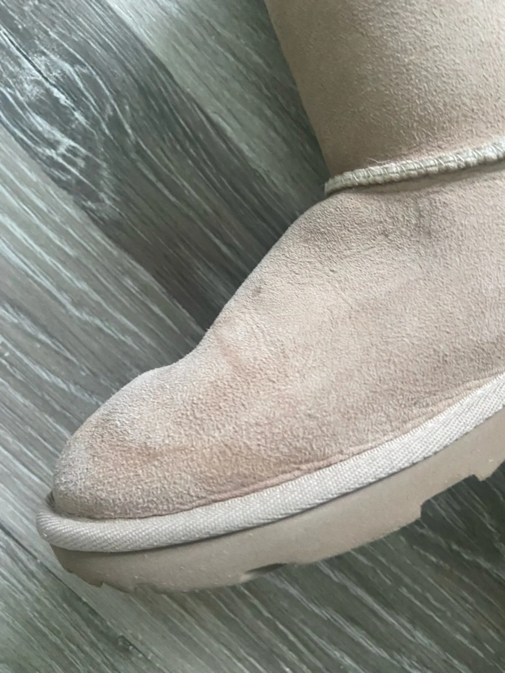 Classic Cozy Shearling-Lined UGG YOUTH SIZE 5 Boots - Chestnut